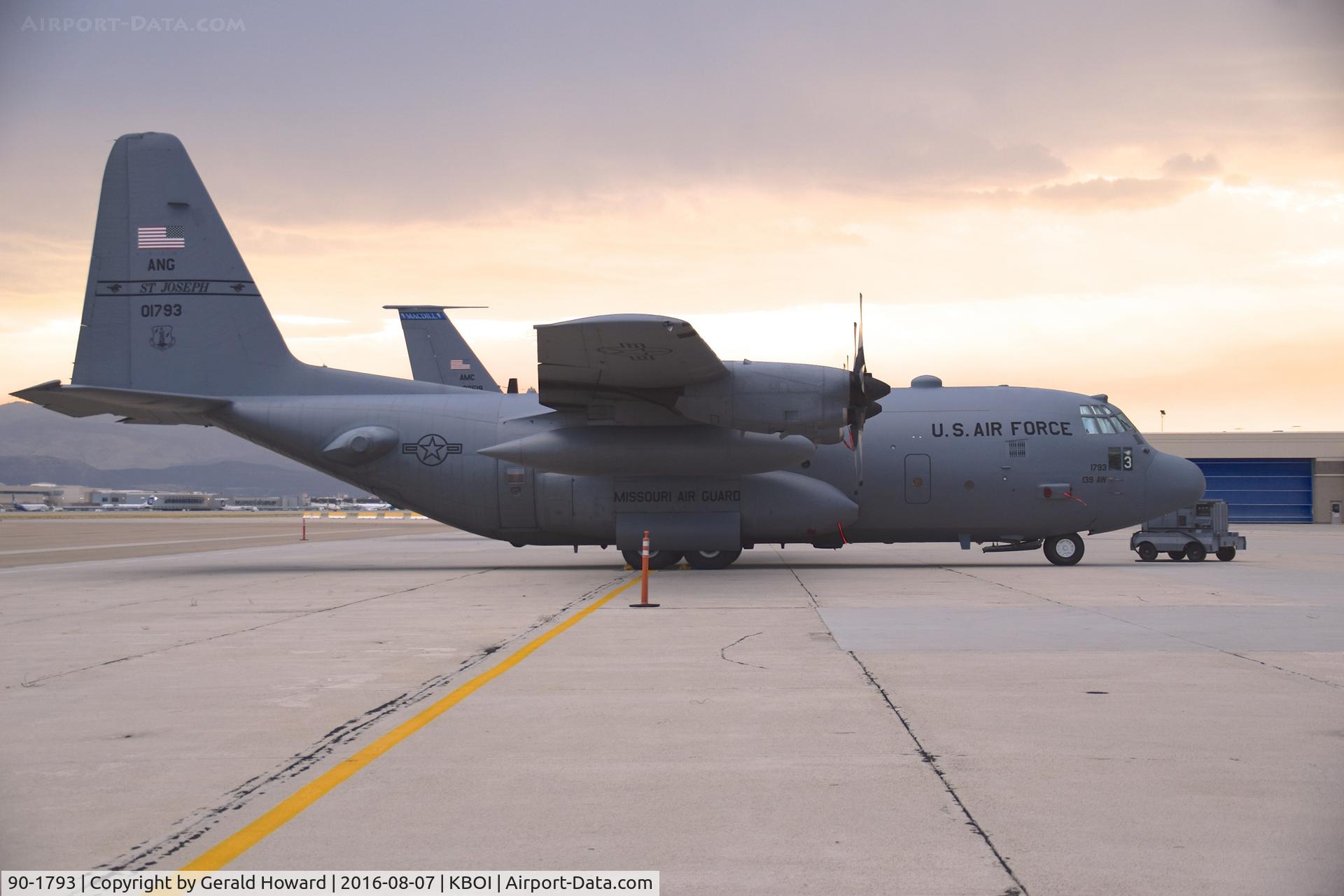 90-1793, 1990 Lockheed C-130H Hercules C/N 382-5246, Parked early morning on the Western Aircraft ramp. 139th Airlift Wing, Missouri ANG