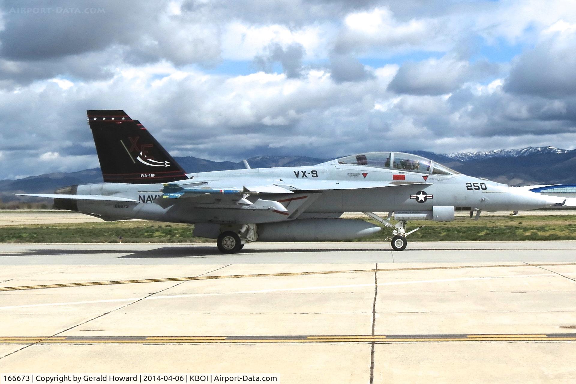 166673, Boeing F/A-18F Super Hornet C/N F151, Taxi on Bravo to RWY 28L. VX-9 