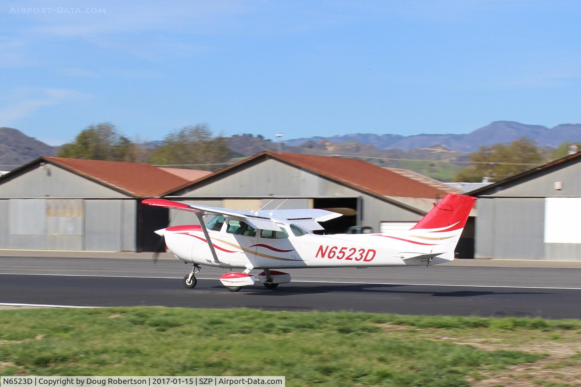 N6523D, 1979 Cessna 172N C/N 17272844, 1979 Cessna 172N, Lycoming O-320-H2AD 160 Hp, landing roll Rwy 22 with wind shift
