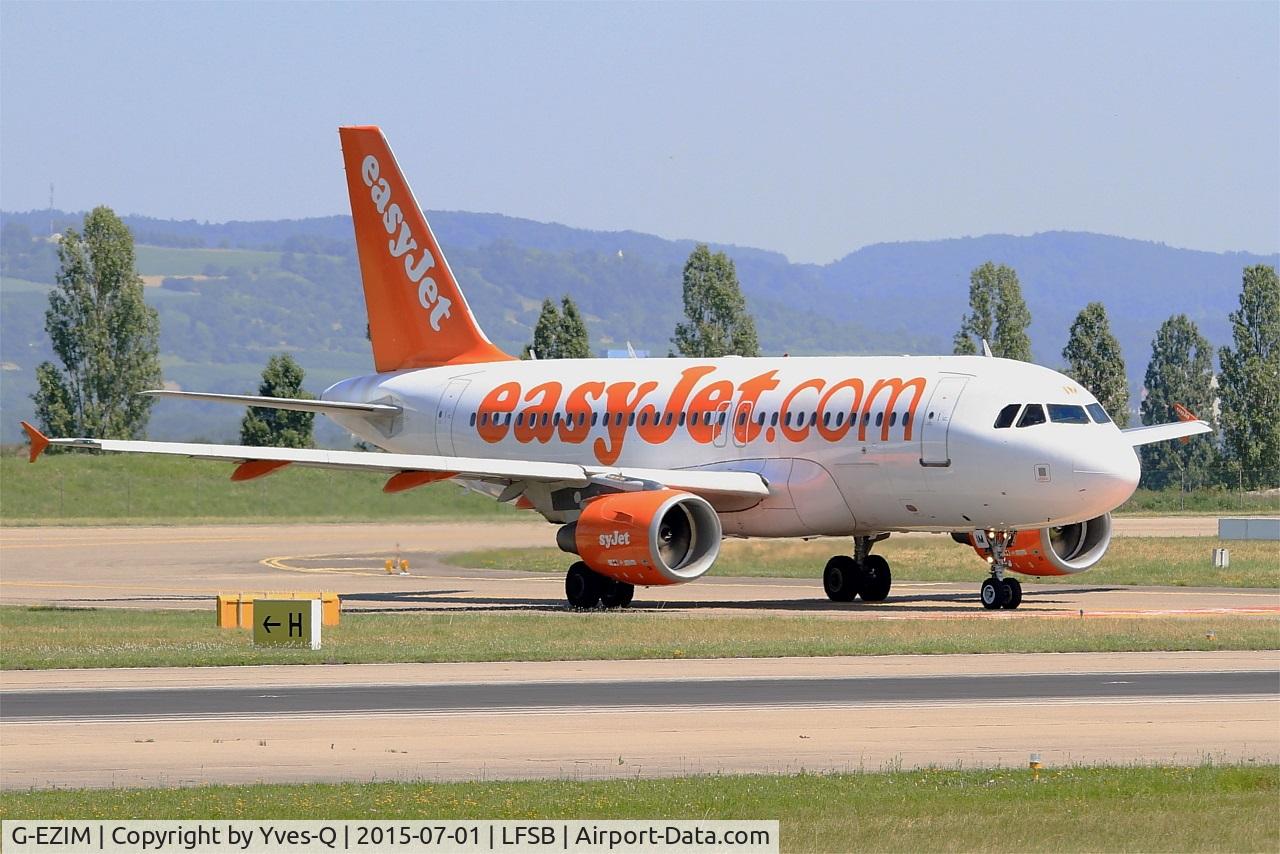 G-EZIM, 2005 Airbus A319-111 C/N 2495, Airbus A319-111, Holding point Hotel rwy 15, Bâle-Mulhouse-Fribourg airport (LFSB-BSL)
