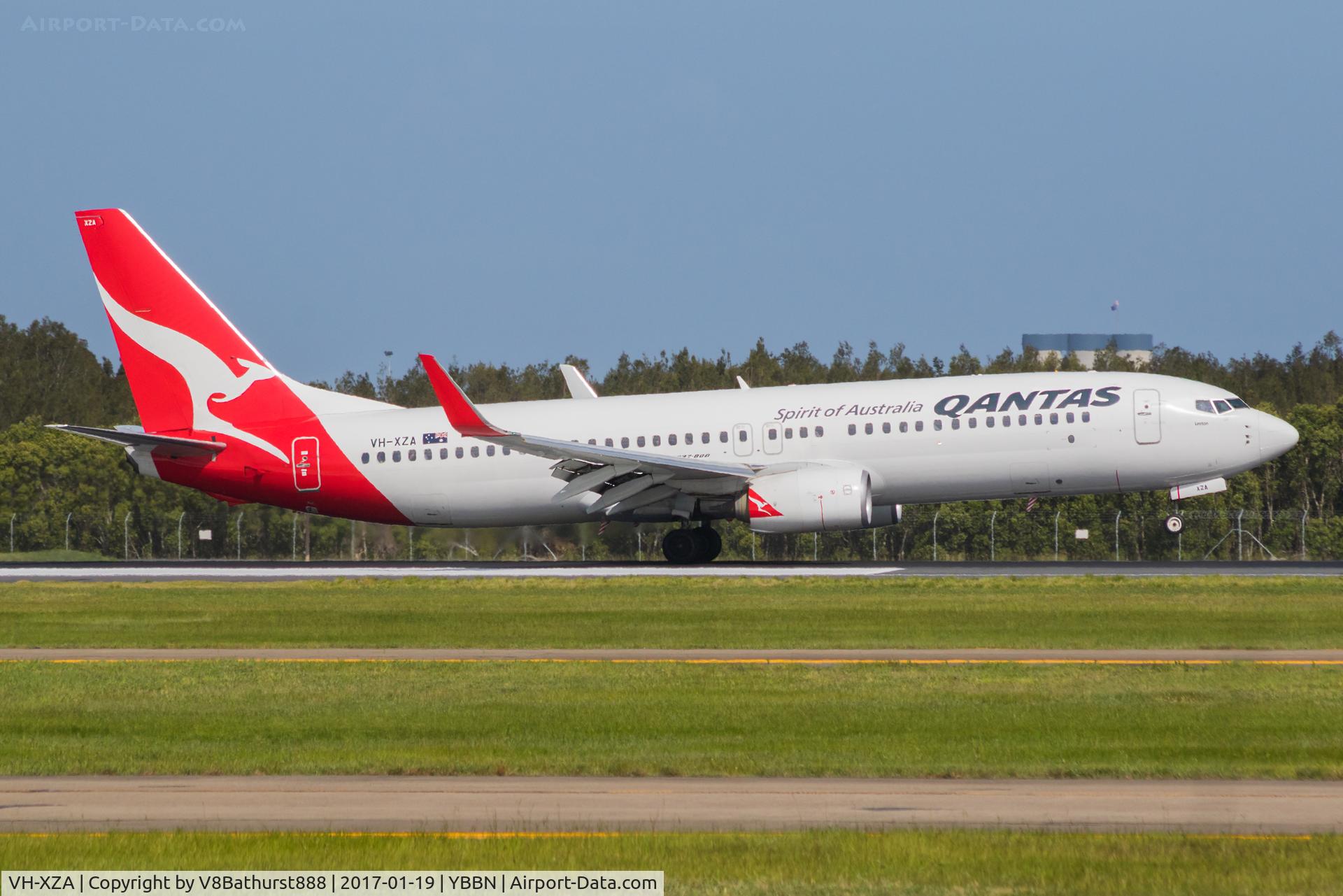 VH-XZA, 2012 Boeing 737-838 C/N 39367, Landing