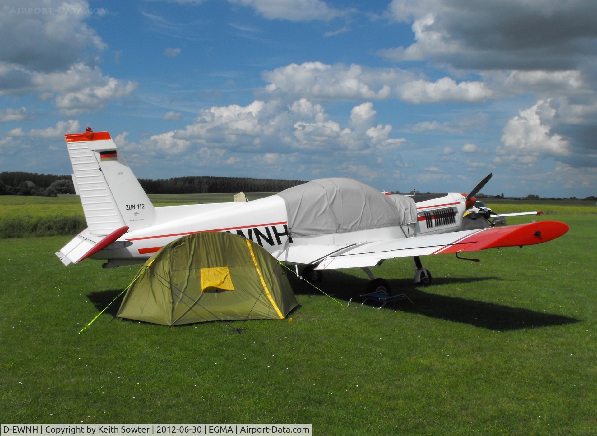 D-EWNH, 1989 Zlin Z-142 C/N 0494, Visiting Fowlmere