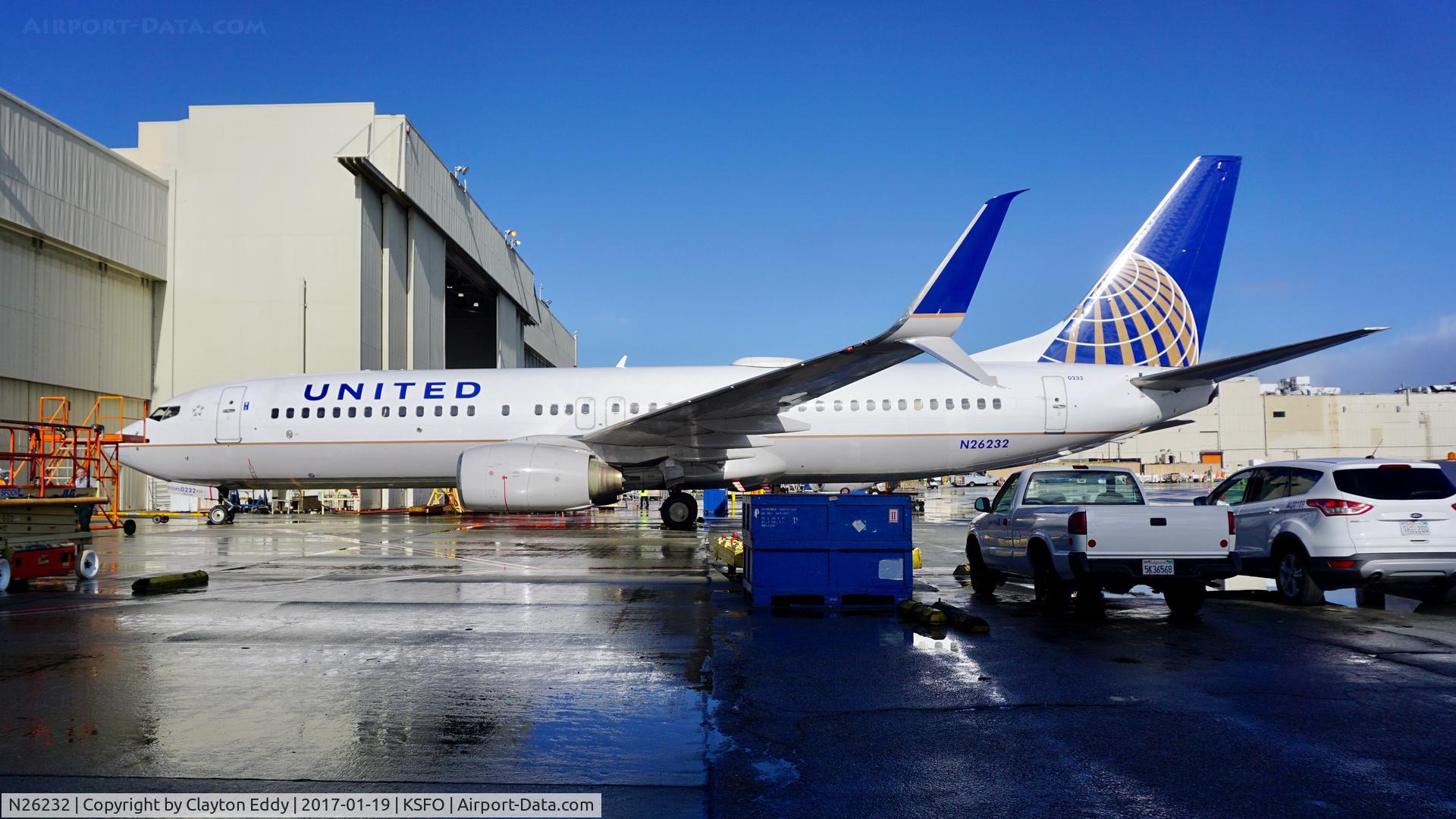 N26232, 1999 Boeing 737-824 C/N 28942, SFO 2017