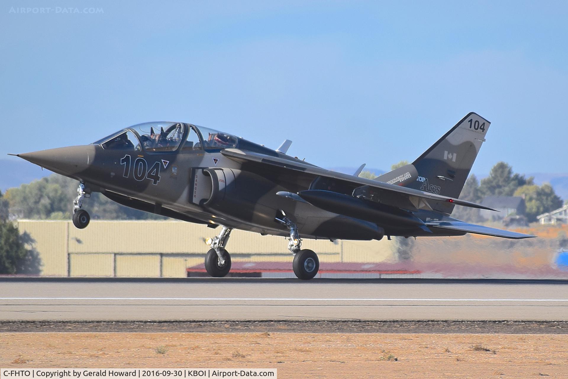C-FHTO, 1981 Dassault-Dornier Alpha Jet A C/N 104, Landing RWY 10L.