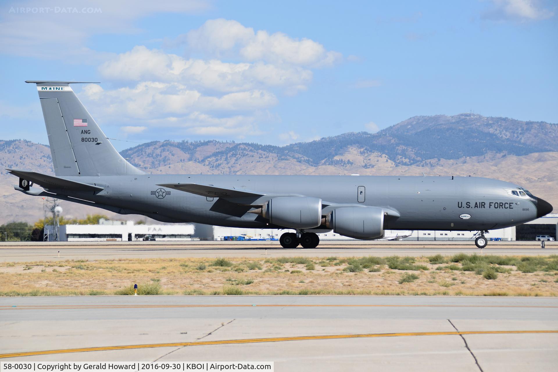 58-0030, 1959 Boeing KC-135R Stratotanker C/N 17775, Landing rollout on RWY 10R. 101st Air Refueling Wing, Maine ANG.