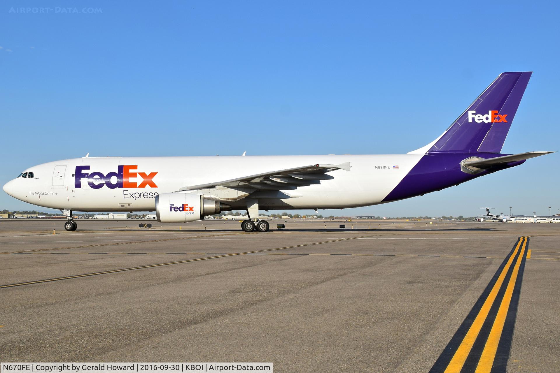 N670FE, 1997 Airbus A300F4-605R C/N 777, Taxi out from FedEx ramp.
