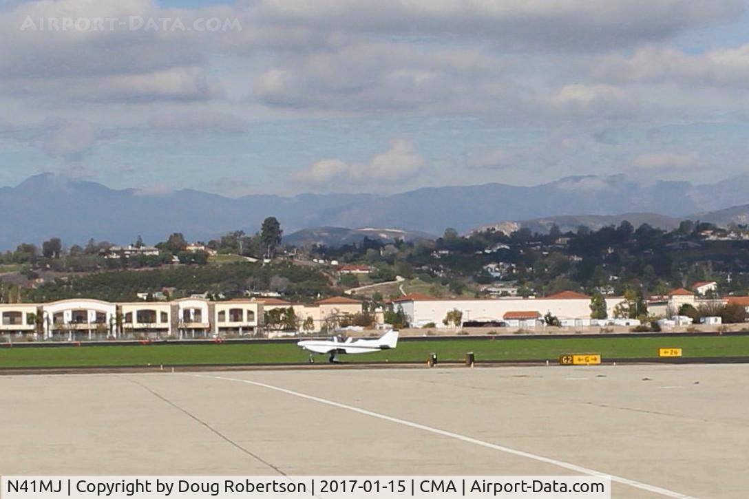 N41MJ, Stoddard-Hamilton Glasair II-S RG C/N 2079, James GLASAIR II S RG, taxi from ramp