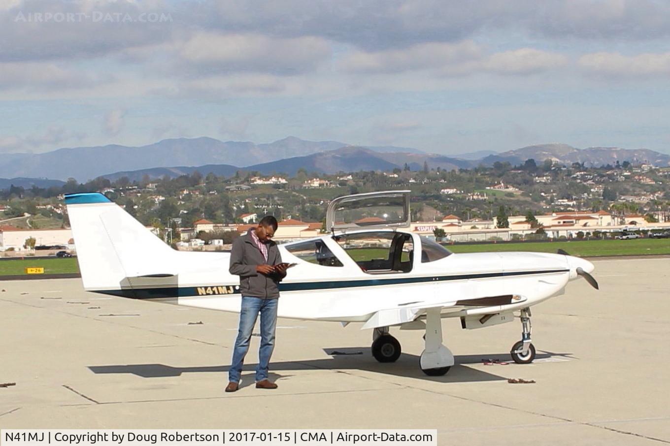 N41MJ, Stoddard-Hamilton Glasair II-S RG C/N 2079, James GLASAIR II-S RG, won Championship Award best kit-built at EAA Airventure 2002 or so. On CMA ramp.