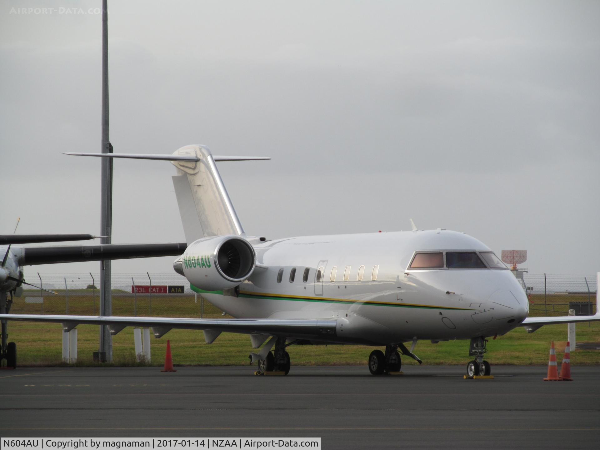 N604AU, 1999 Bombardier Challenger 604 (CL-600-2B16) C/N 5434, 