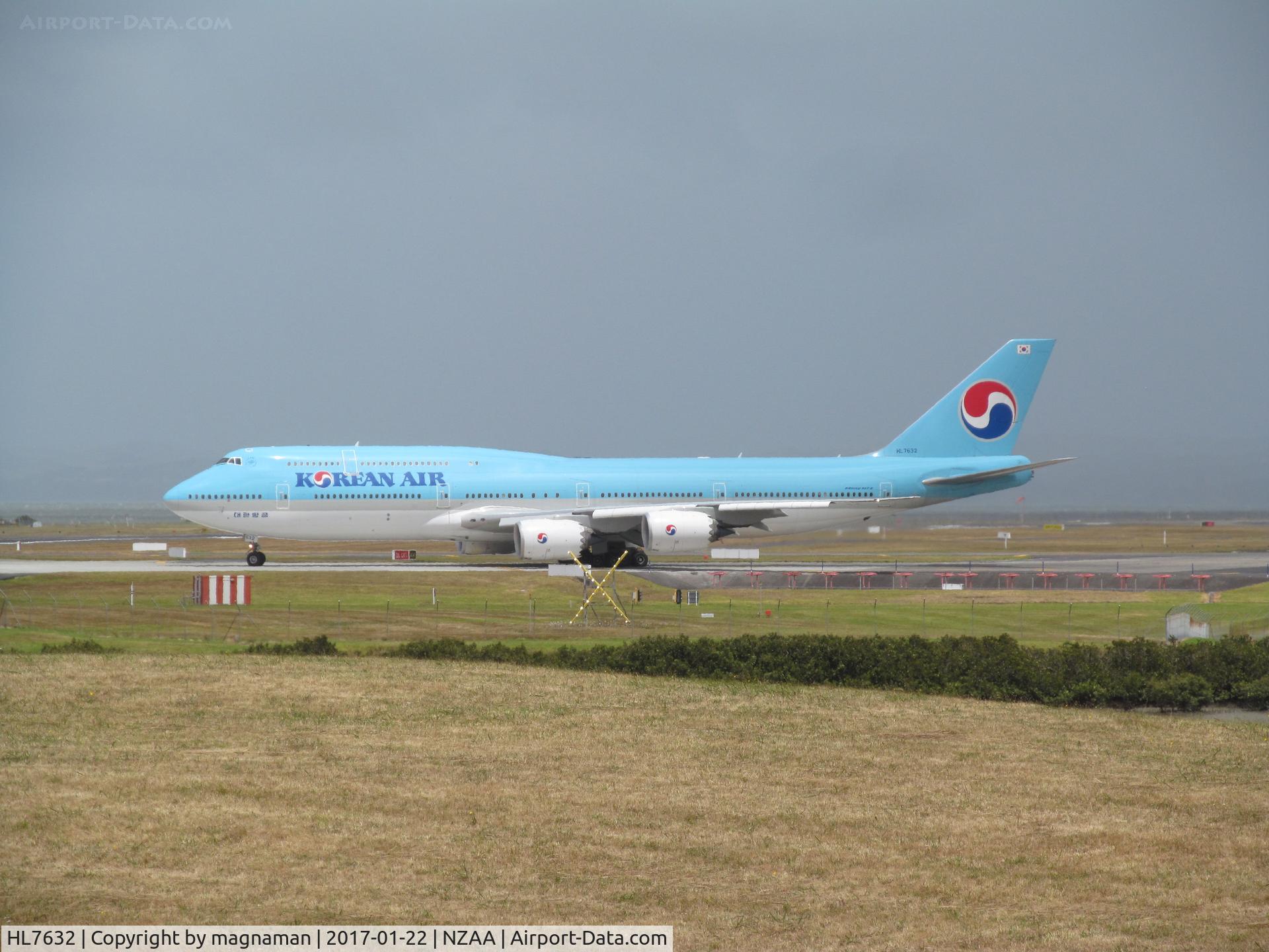 HL7632, 2015 Boeing 747-8B5 C/N 40907, about to leave