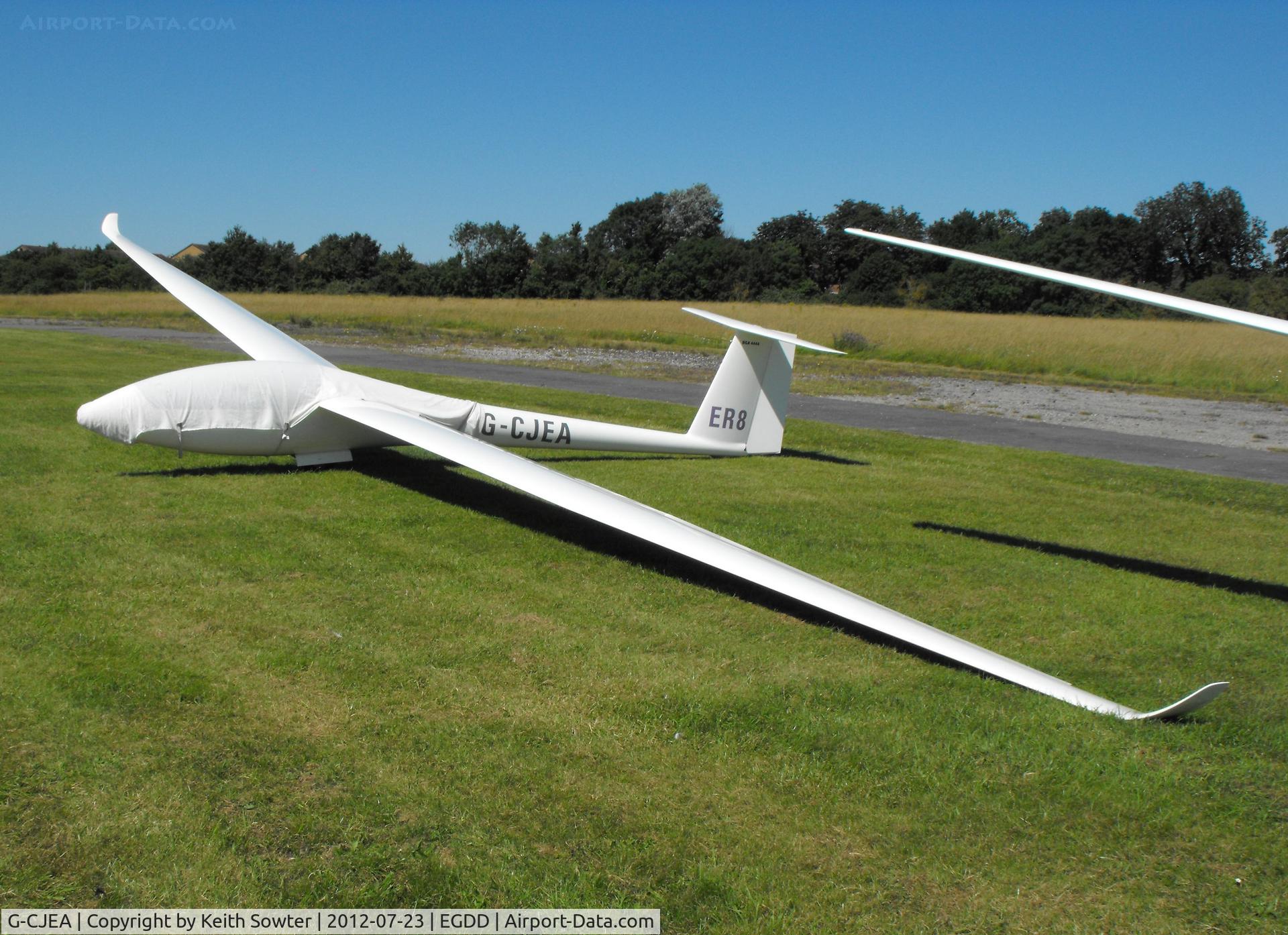 G-CJEA, 1998 Rolladen-Schneider LS-8-18 C/N 8159, Gliding competitor