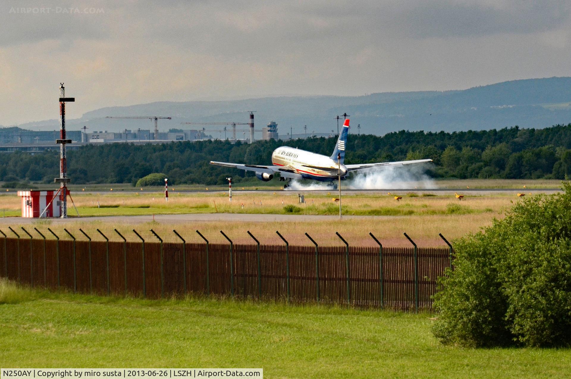 N250AY, 1988 Boeing 767-201 C/N 23902, US  Airlines Boeing 767-201(ER) airplane landing at Zurich International Airport.