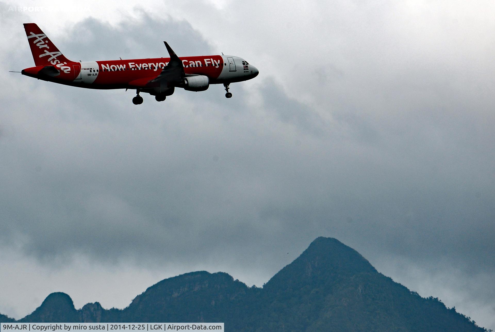 9M-AJR, 2014 Airbus A320-216 C/N 6215, Air Asia Airbubs A320-216 airplane, Langkawi, Malaysia