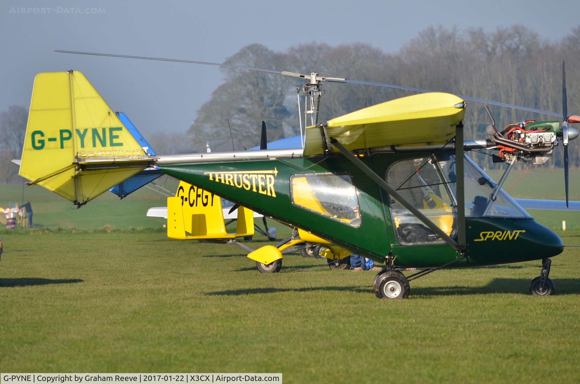G-PYNE, 2002 Thruster T600N 450 C/N 0072-T600N-067, Parked at Northrepps.