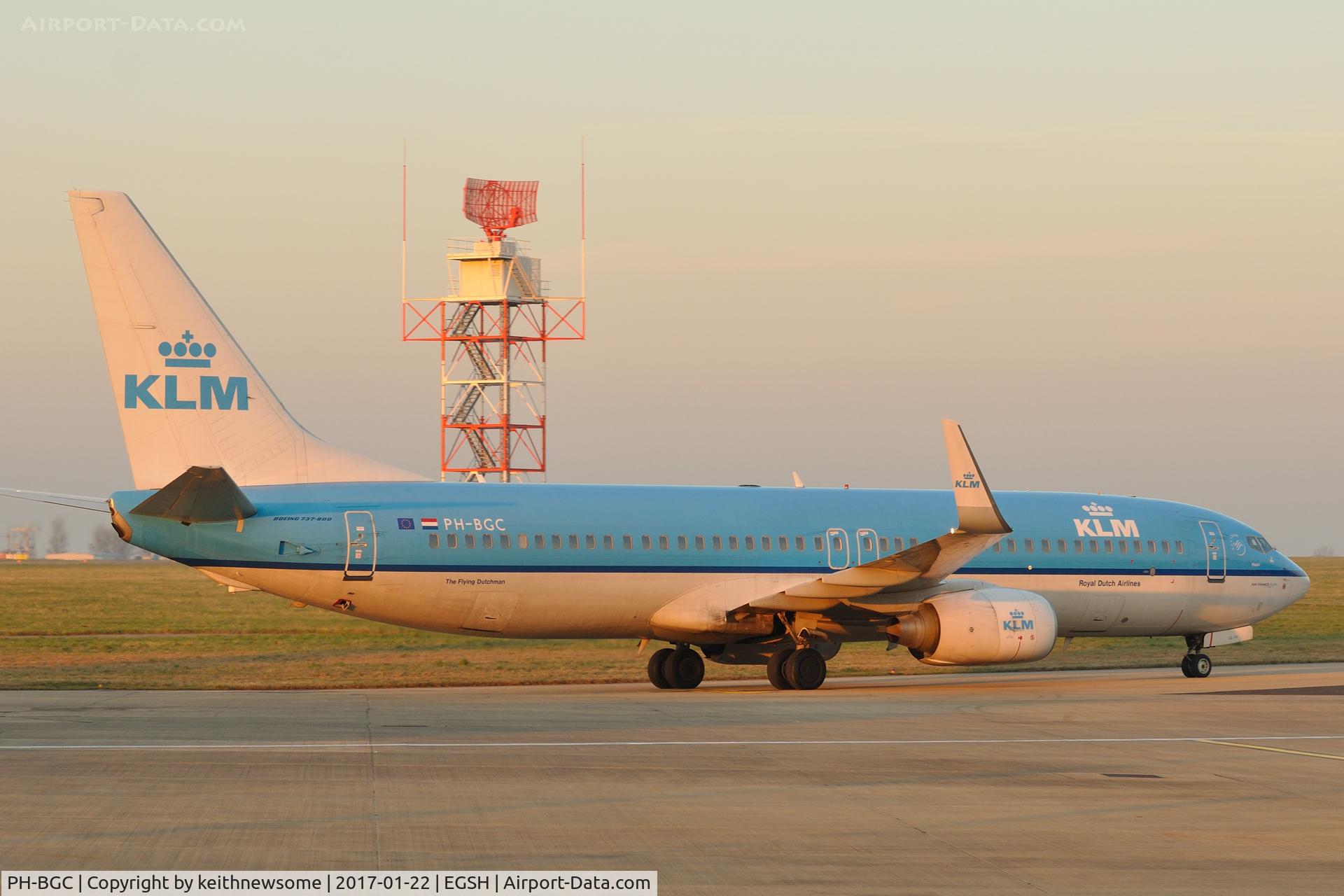 PH-BGC, 2008 Boeing 737-8K2 C/N 30361, Arriving for paintwork.