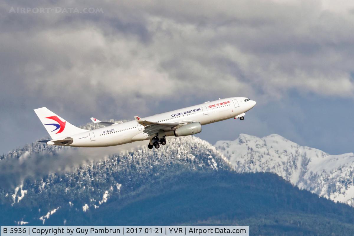 B-5936, 2013 Airbus A330-243 C/N 1461, Departing
