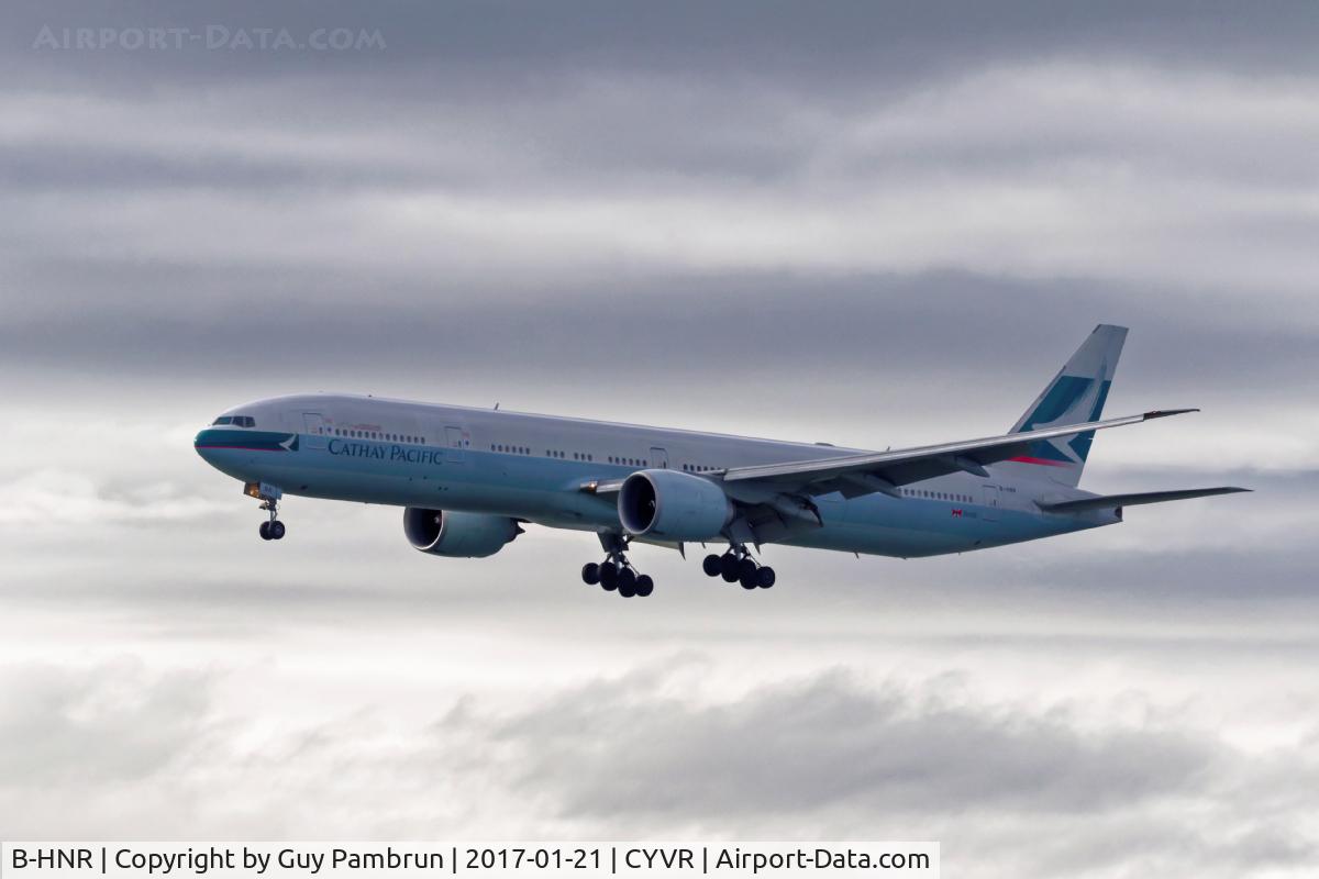 B-HNR, 2015 Boeing 777-367/ER C/N 60724, Landing
