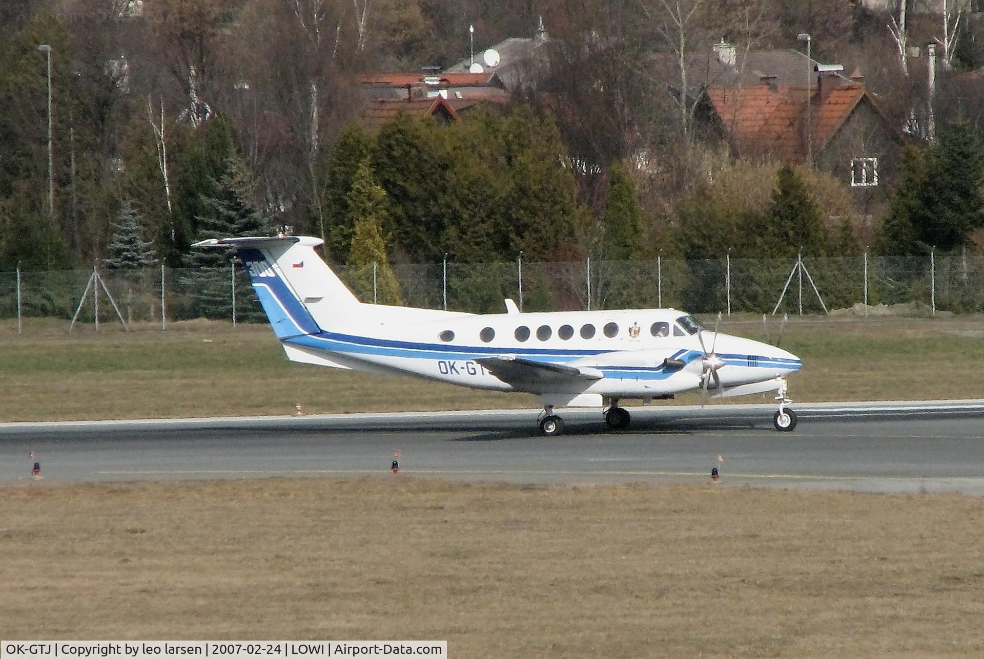 OK-GTJ, 1992 Beech Super King Air 300LW C/N FA-223, Innsbruck 24.2.2007
