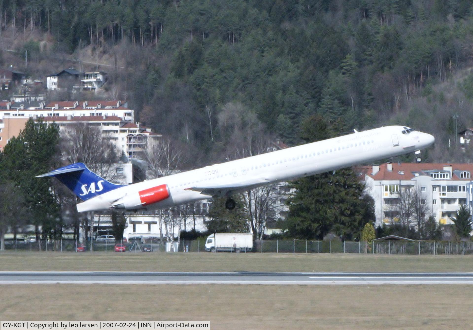 OY-KGT, 1985 McDonnell Douglas MD-82 (DC-9-82) C/N 49380, Innsbruck 24.2.2007