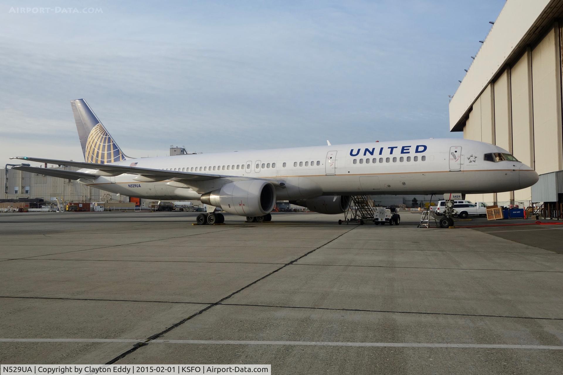 N529UA, 1991 Boeing 757-222 C/N 25019, SFO 2015