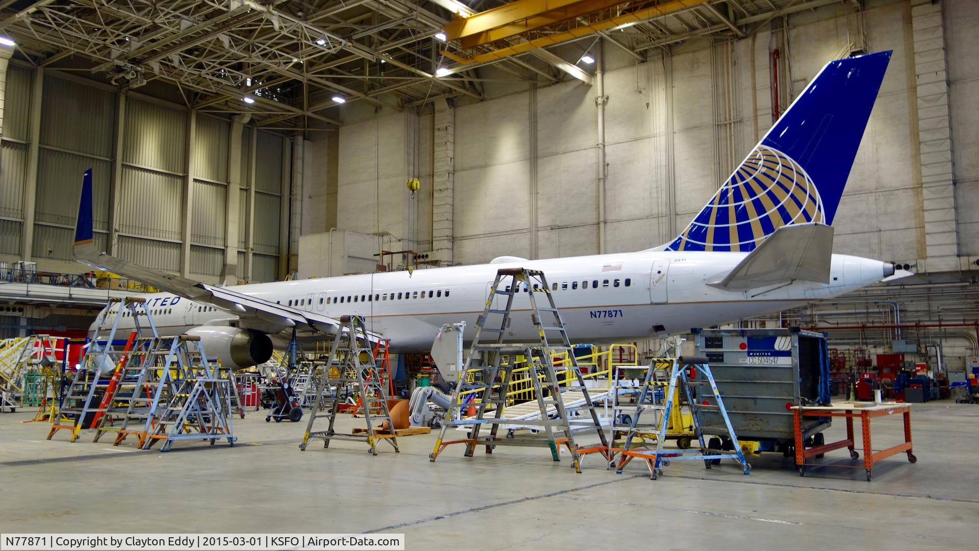 N77871, 2003 Boeing 757-33N C/N 33526, SFO 2015