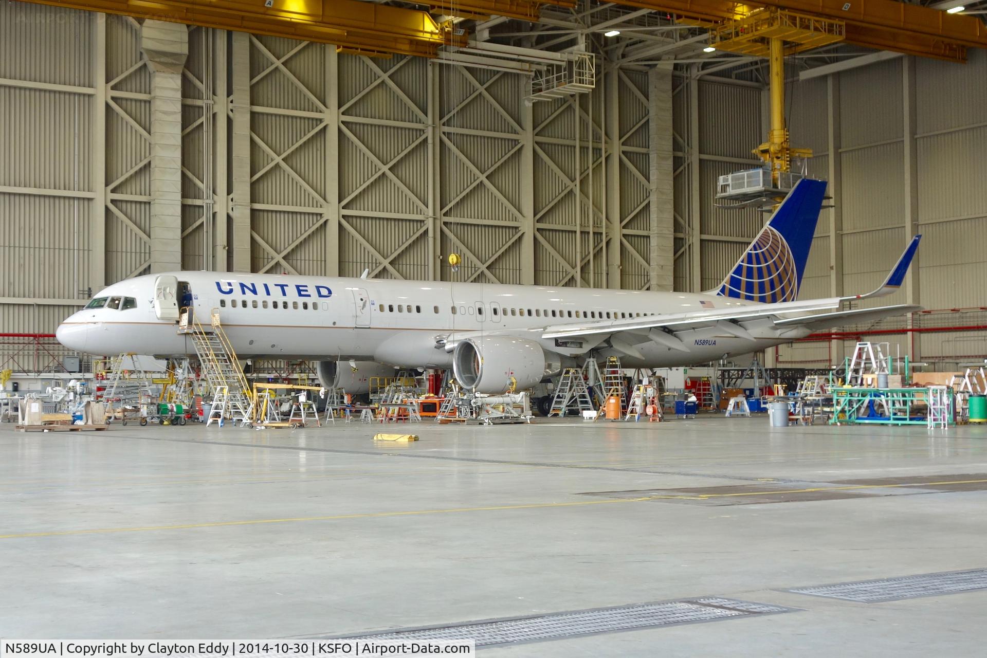 N589UA, 1997 Boeing 757-222 C/N 28707, SFO 2014