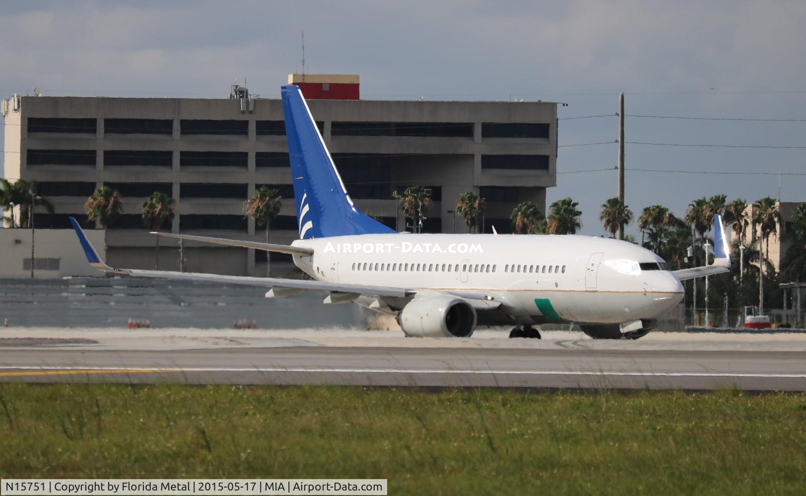 N15751, 1999 Boeing 737-71Q C/N 29047, United 737-700
