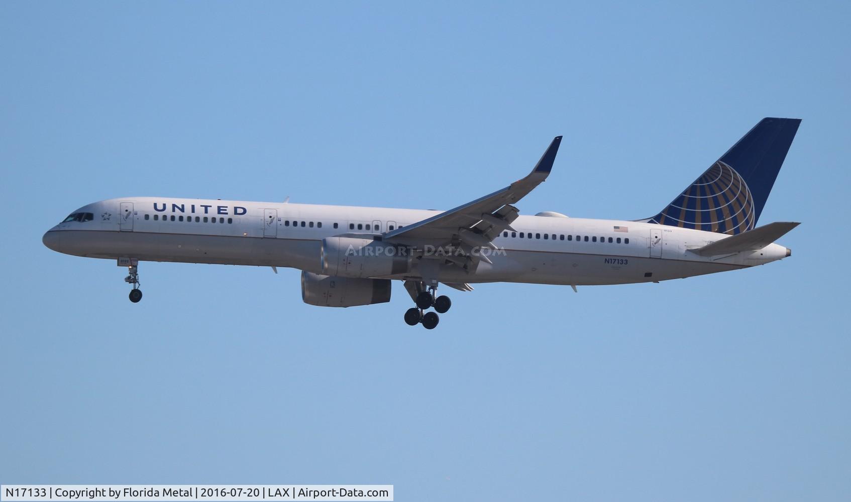 N17133, 1998 Boeing 757-224 C/N 29282, United