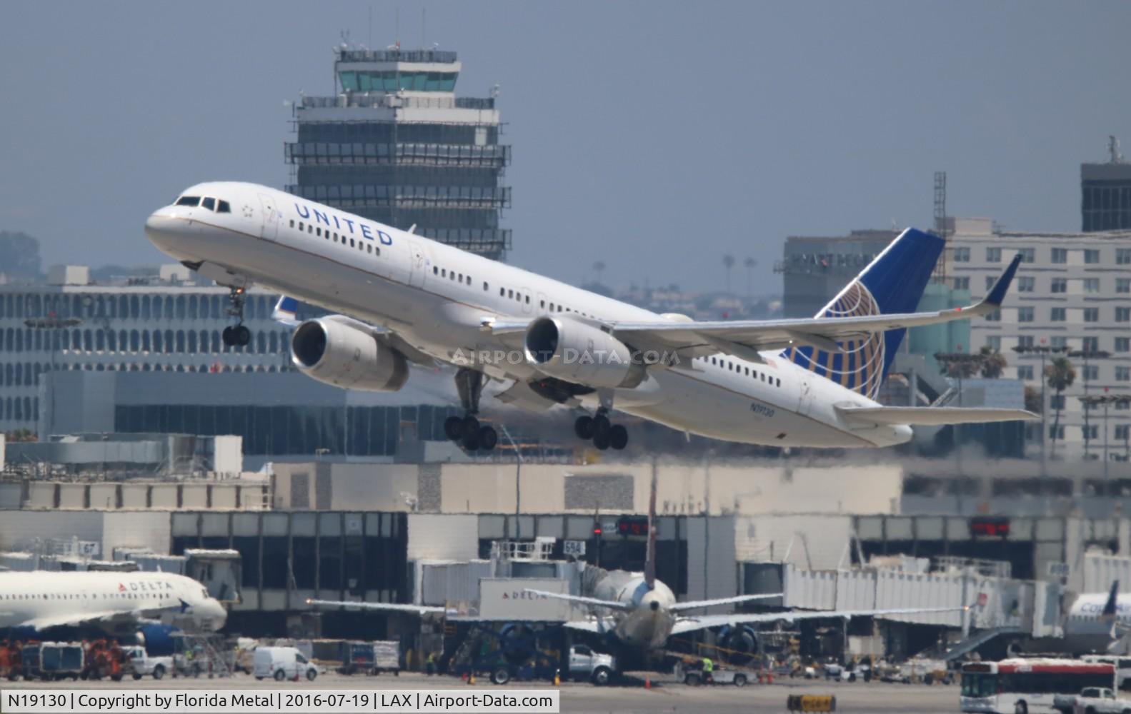 N19130, 1998 Boeing 757-224/ER C/N 28970, United