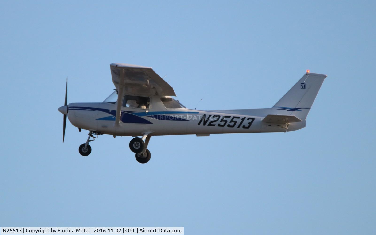 N25513, 1977 Cessna 152 C/N 15280707, Cessna 152