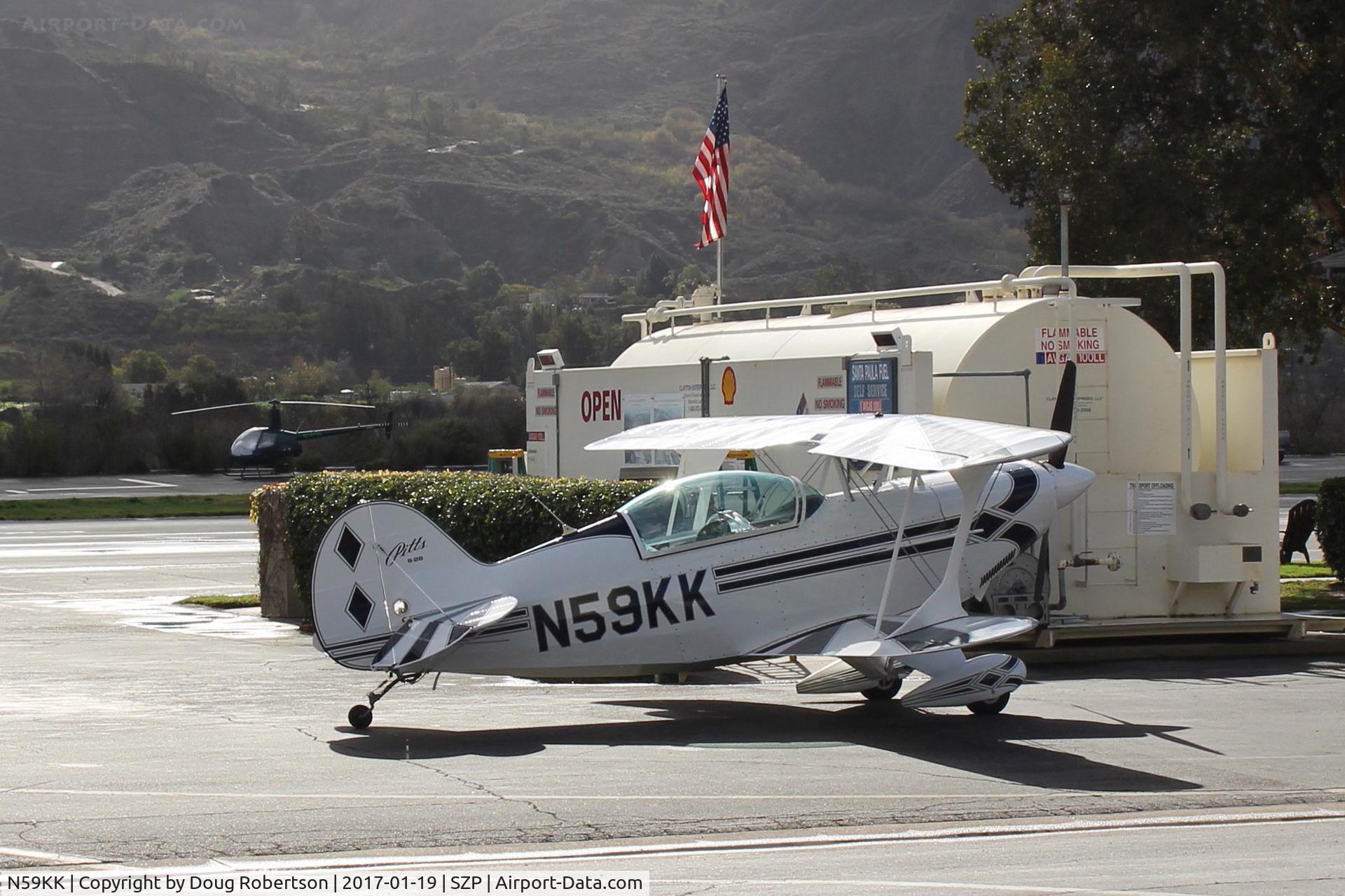 N59KK, 1991 Aviat Pitts S-2B Special C/N 5214, 1991 Aviat PITTS S-2B, Lycoming AEIO-540, at Fuel Dock