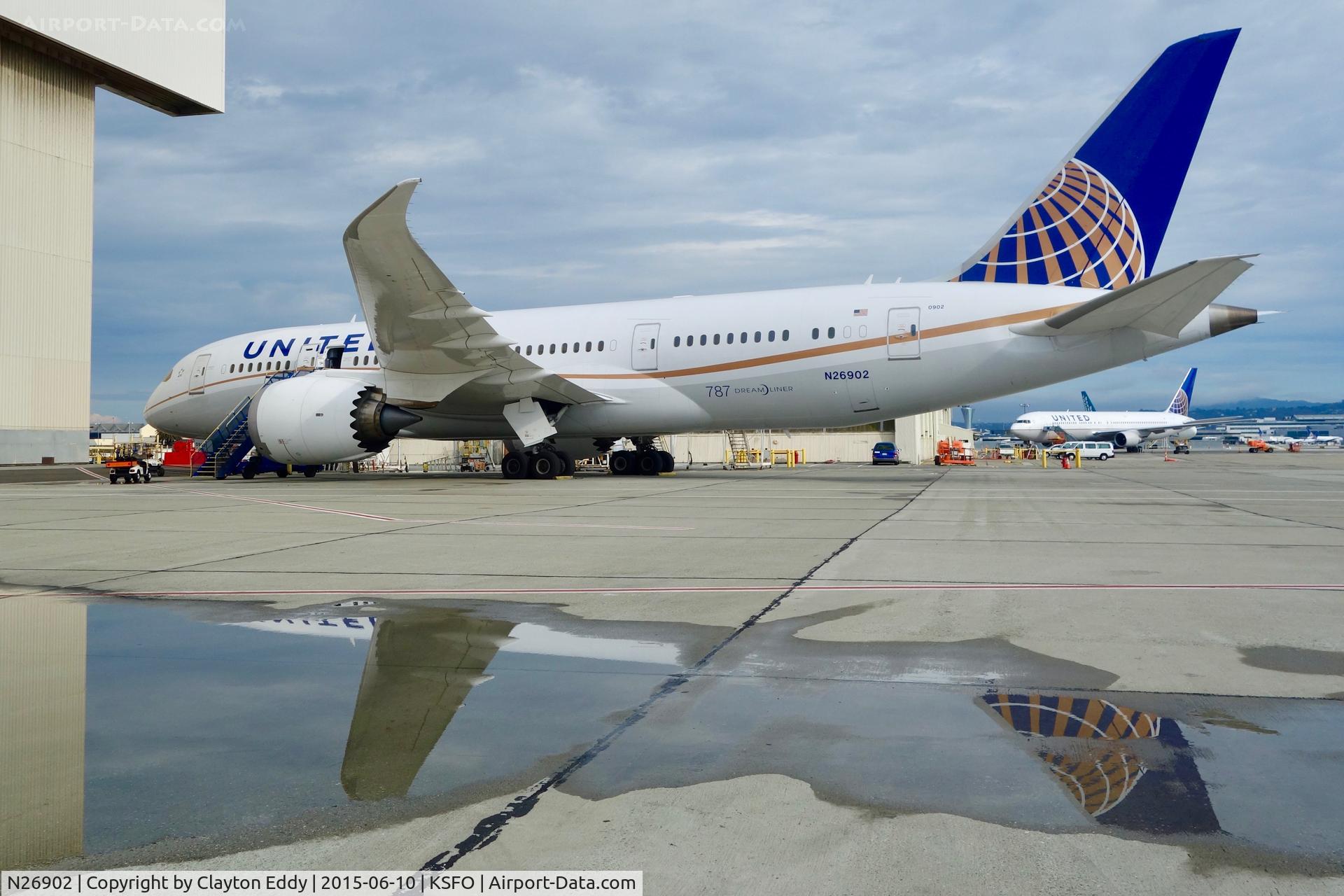 N26902, 2012 Boeing 787-8 Dreamliner C/N 34822, SFO 2015