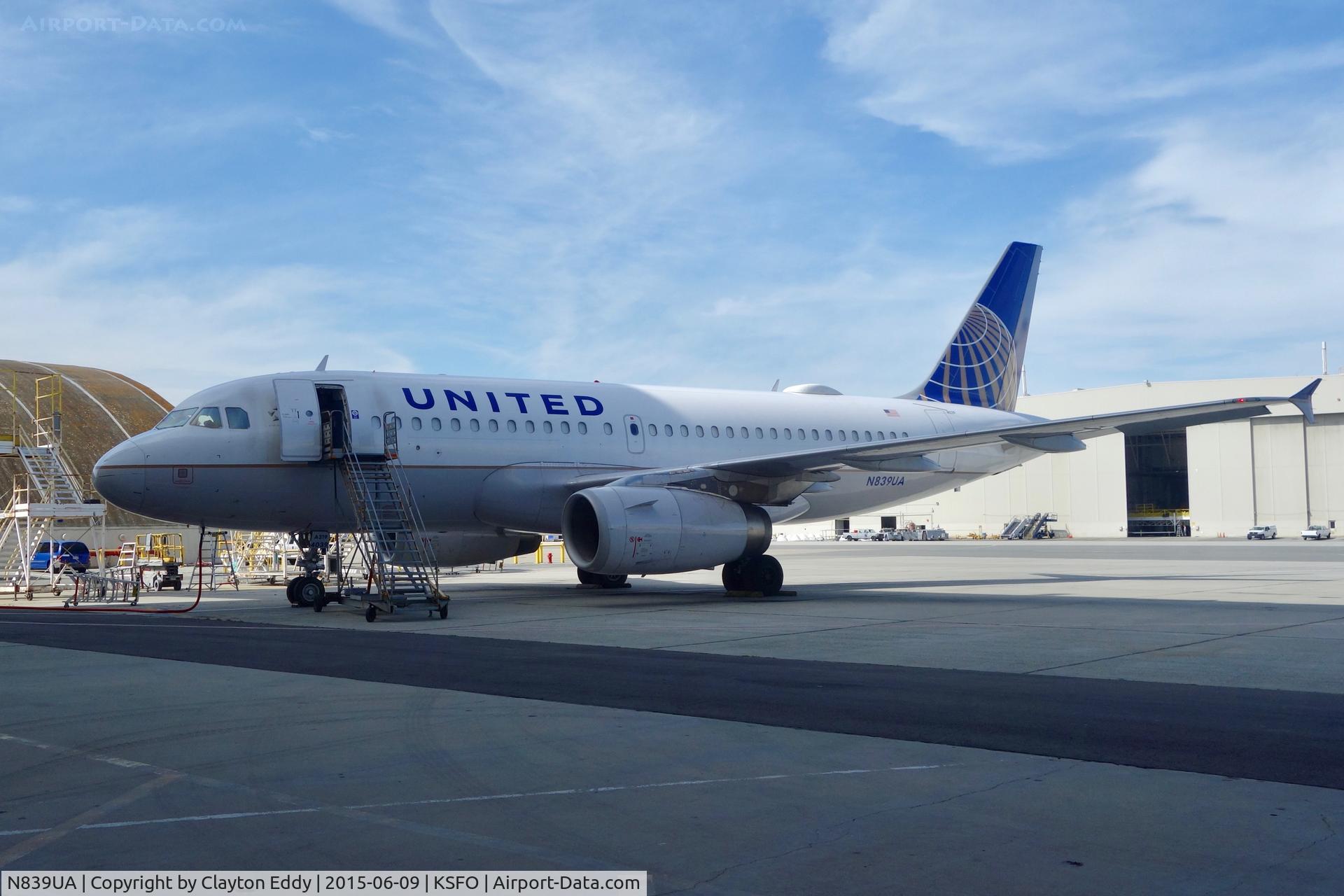 N839UA, 2001 Airbus A319-131 C/N 1507, SFO 2015