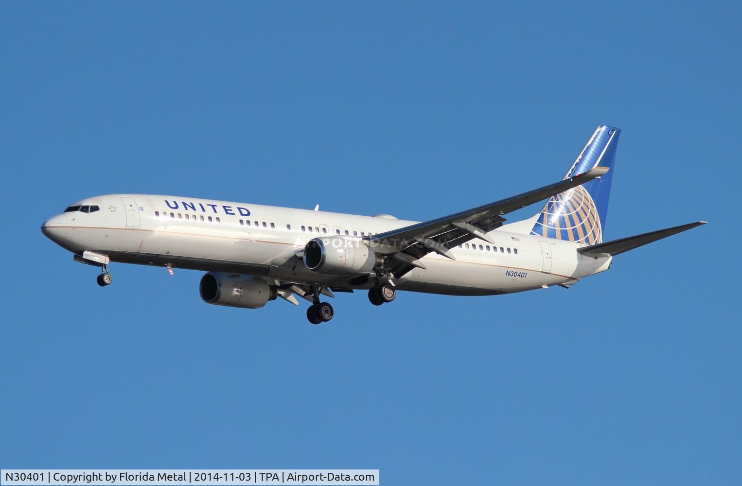 N30401, 2001 Boeing 737-924 C/N 30118, United