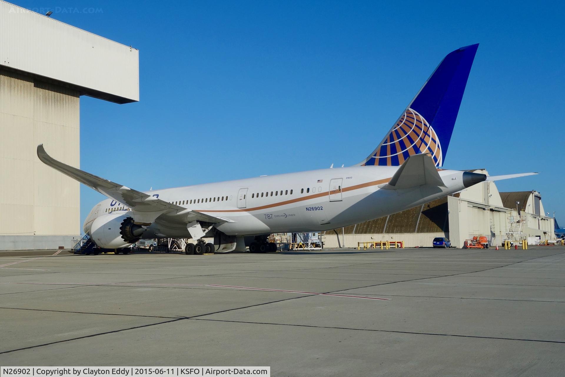 N26902, 2012 Boeing 787-8 Dreamliner C/N 34822, SFO 2015