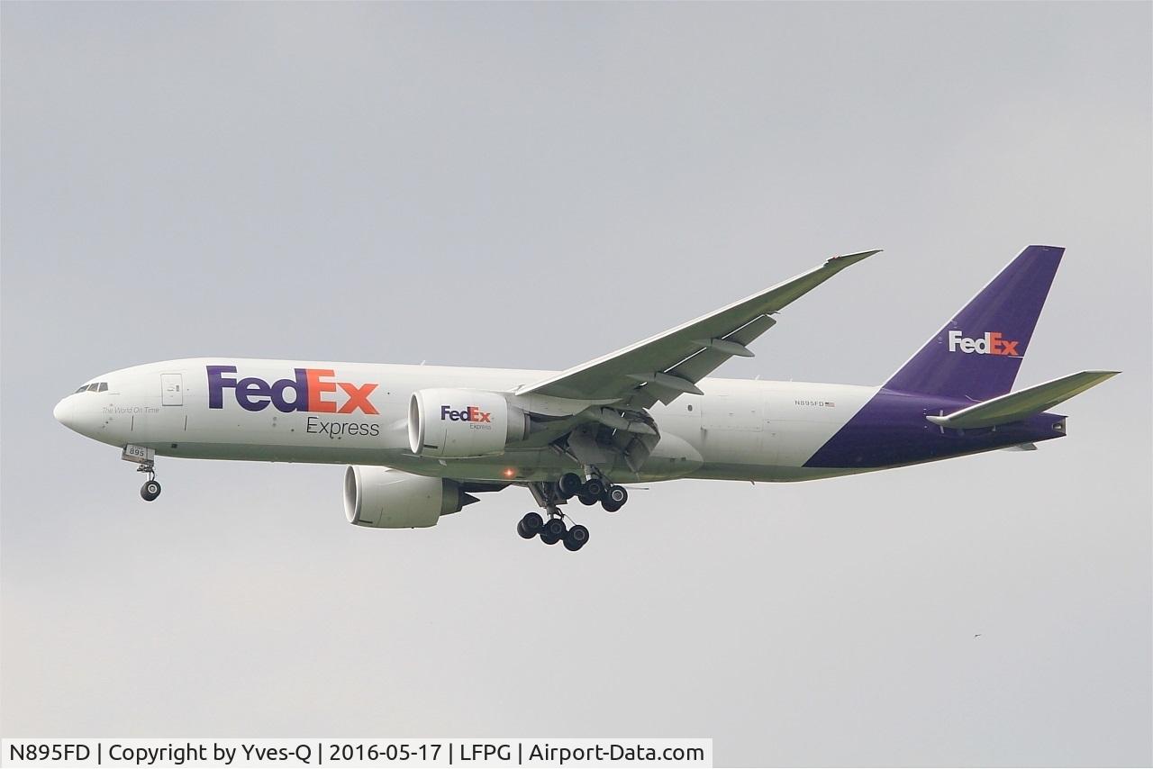 N895FD, 2013 Boeing 777-SF2 C/N 41749, Boeing 777-SF2, Short approach rwy 27R, Roissy Charles De Gaulle Airport (LFPG-CDG)
