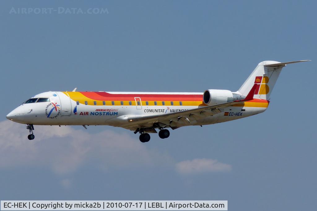 EC-HEK, 1999 Canadair CRJ-200ER (CL-600-2B19) C/N 7320, Landing