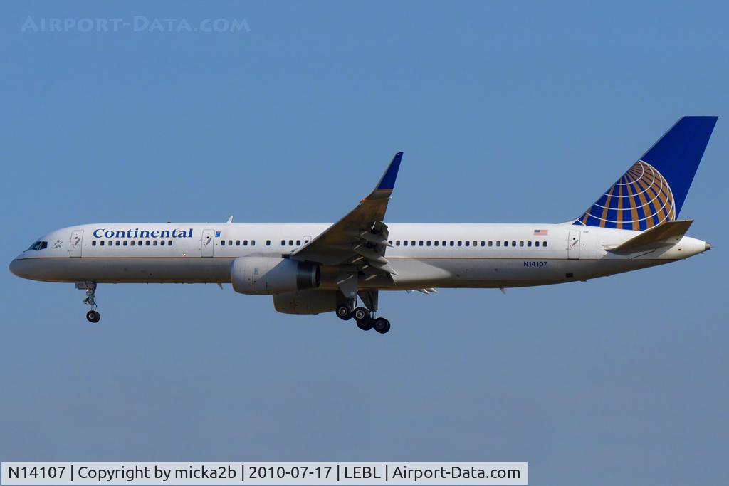 N14107, 1994 Boeing 757-224 C/N 27297, Landing
