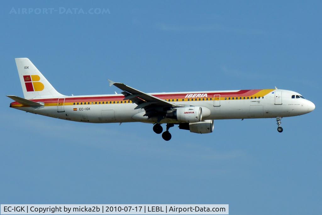 EC-IGK, 2001 Airbus A321-211 C/N 1572, Landing. Scrapped in february 2025.