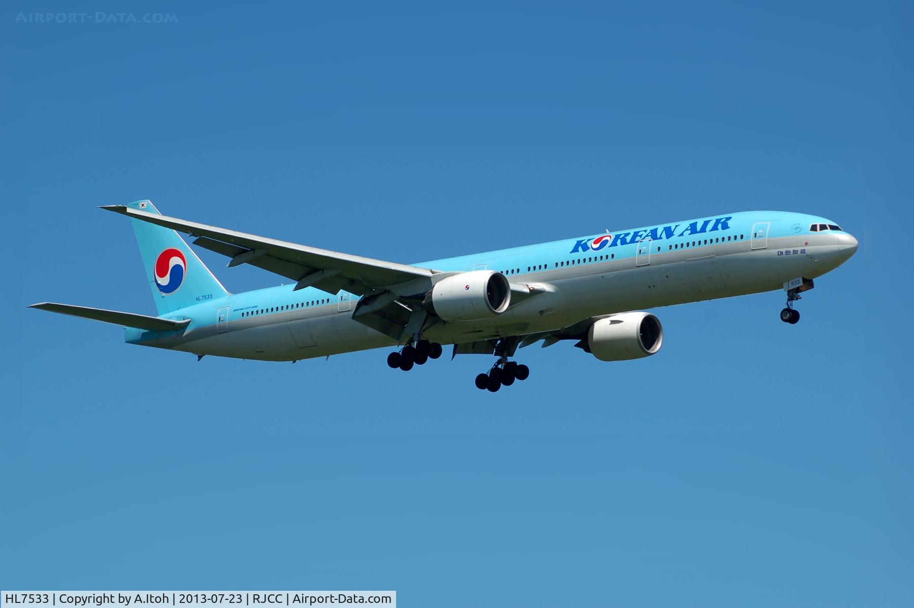 HL7533, 1999 Boeing 777-3B5 C/N 27948, Final App Rwy 19L