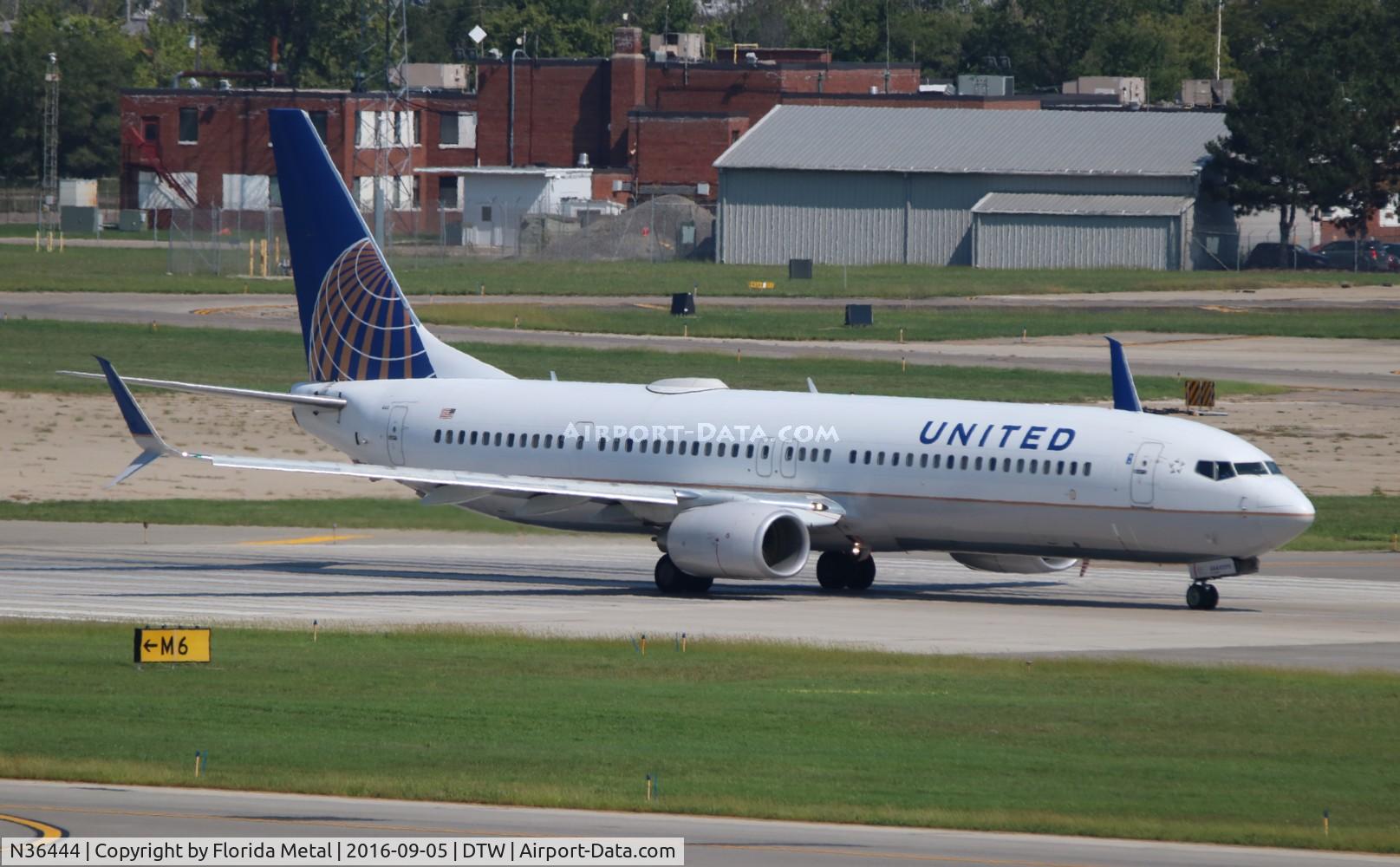 N36444, 2010 Boeing 737-924/ER C/N 31643, United