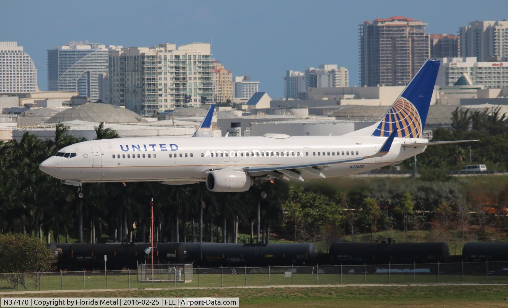 N37470, 2013 Boeing 737-924/ER C/N 37099, United