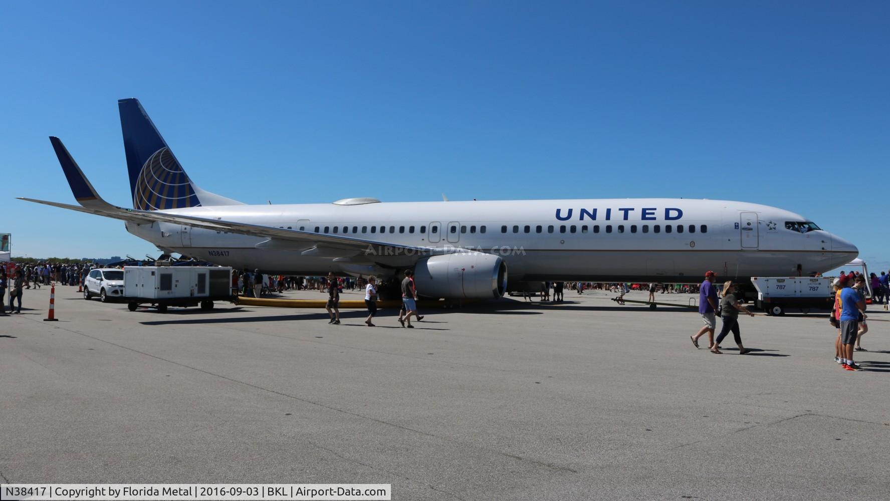 N38417, 2008 Boeing 737-924/ER C/N 31665, United