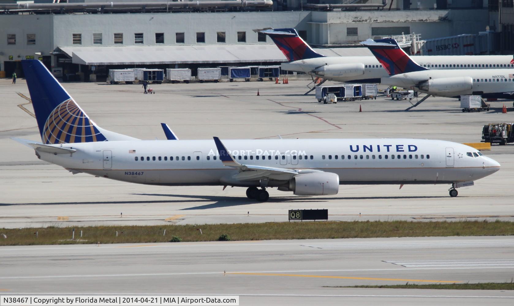 N38467, 2013 Boeing 737-924/ER C/N 33537, United