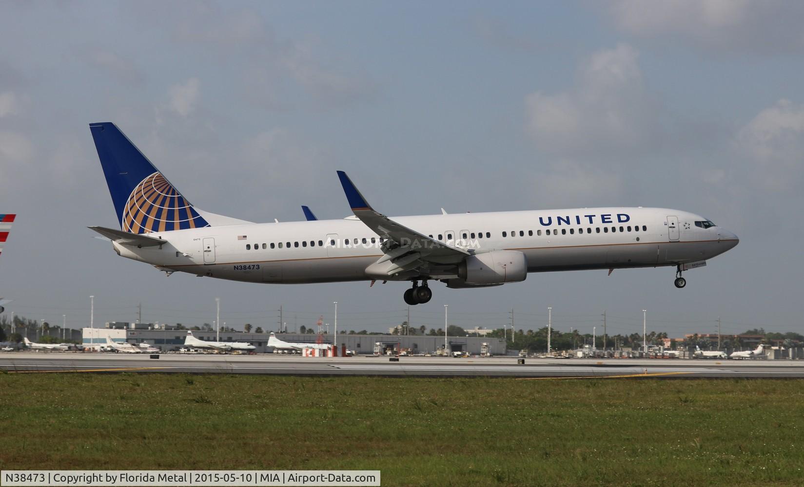 N38473, 2013 Boeing 737-924/ER C/N 38702, United