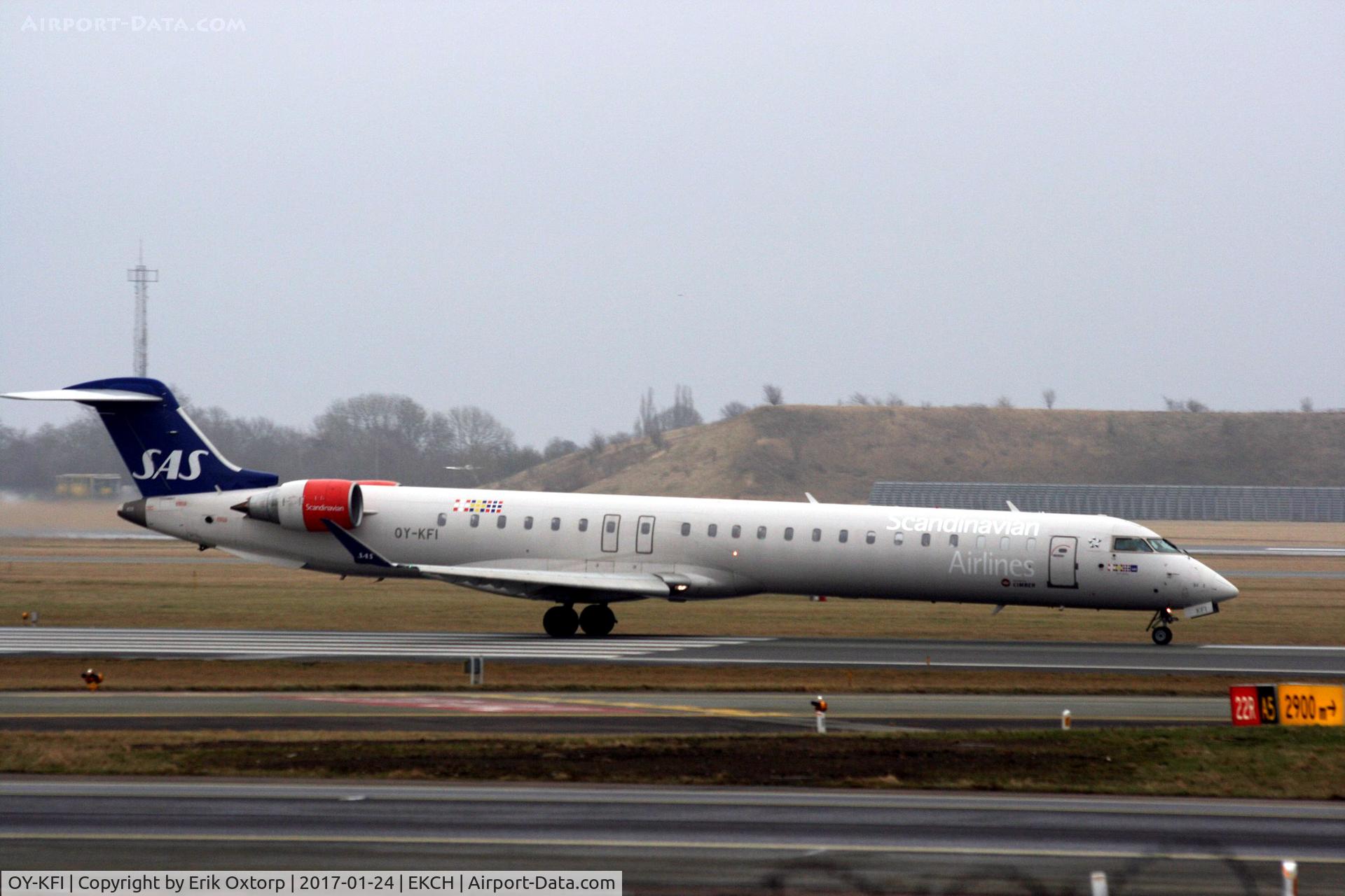 OY-KFI, 2009 Canadair CRJ-900ER (CL-600-2D24) C/N 15242, OY-KFI taking off rw 22R