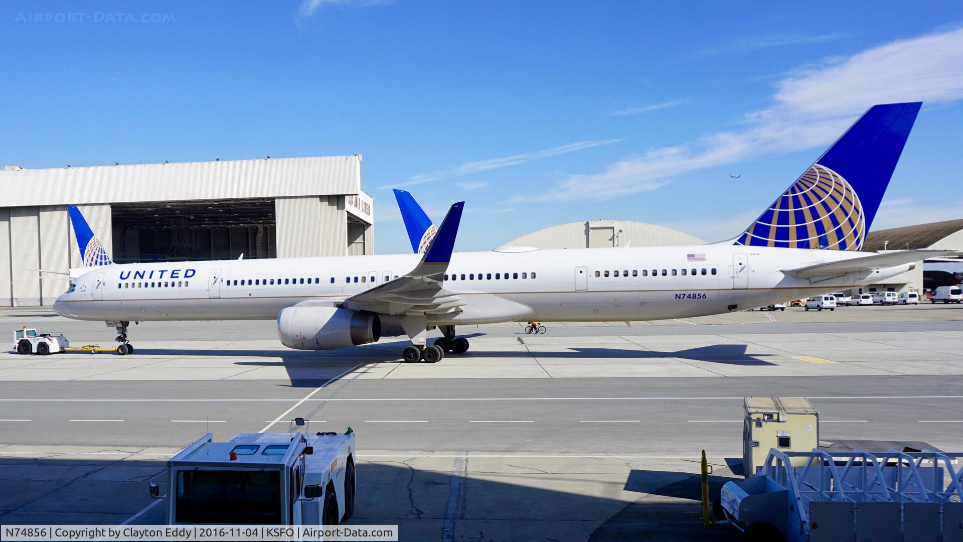 N74856, 2004 Boeing 757-324 C/N 32815, SFO 2016
