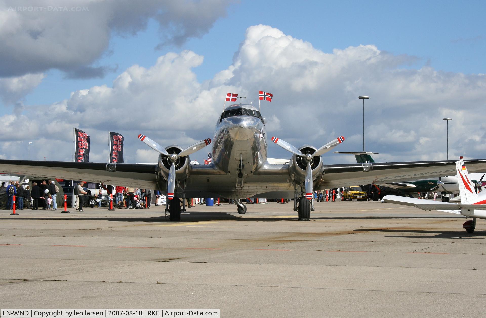 LN-WND, 1943 Douglas C-53D-DO Skytrooper (DC-3A) C/N 11750, Roskilde Air Show 18.8.2007