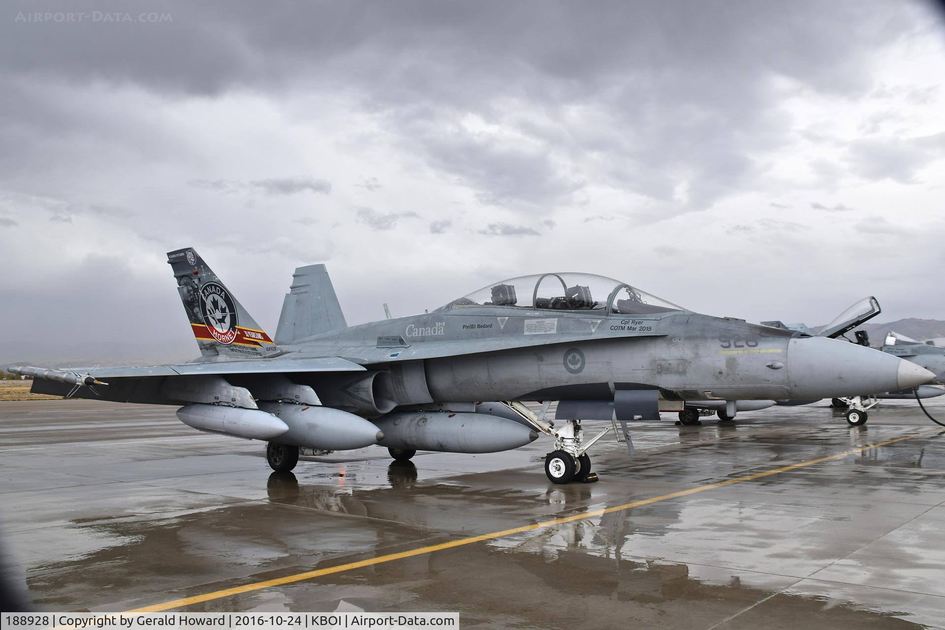 188928, 1988 McDonnell Douglas CF-188B Hornet C/N 688/B099, Parked on Western Aircraft ramp.  410 Sq., Cold Lake, Alberta, Canada.