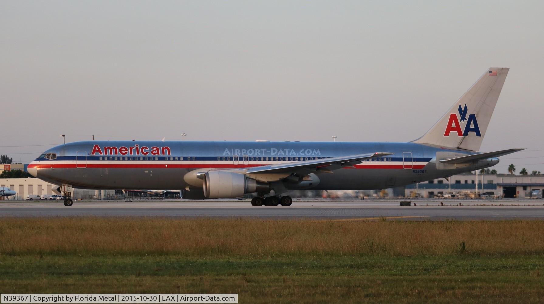 N39367, 1991 Boeing 767-323 C/N 25194, American